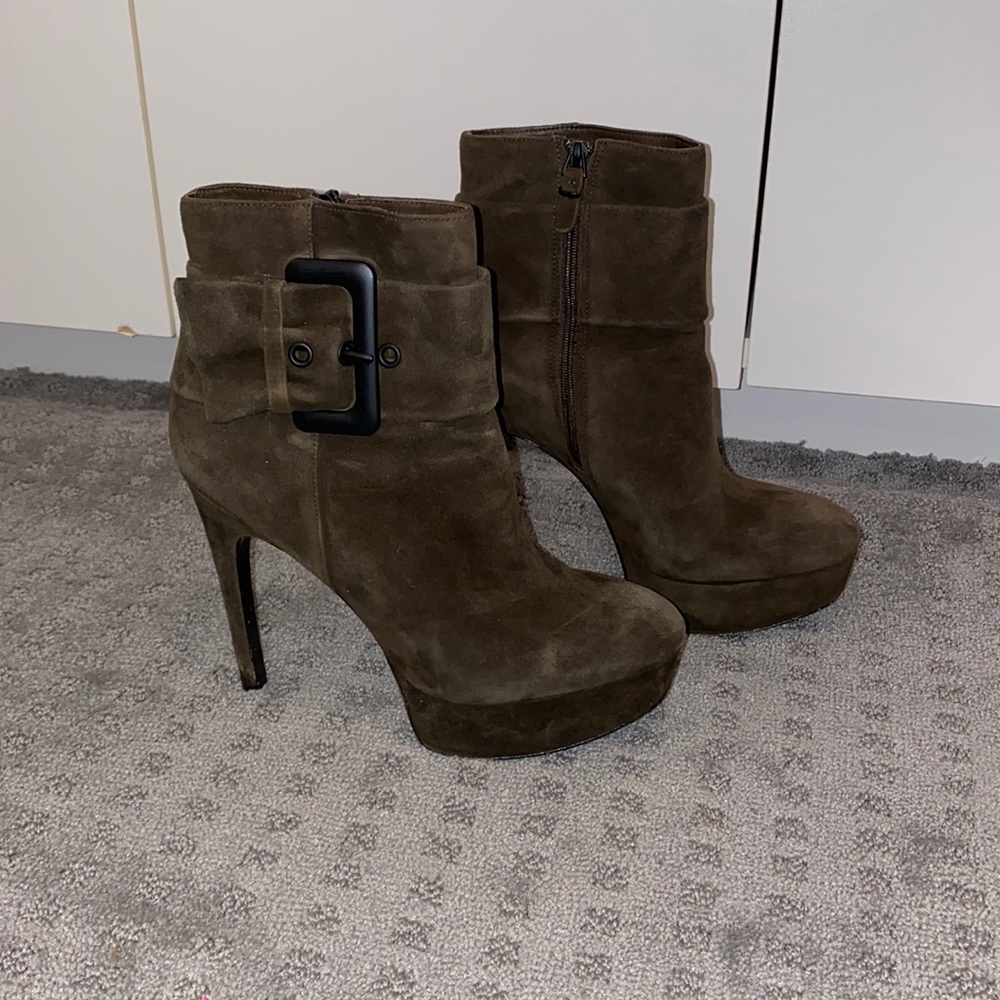 Via Spiga army green suede ankle boot